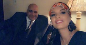 Fatima Zahra Qanboua Instagram - إنسان طيب و تعامل راقي انه الأستاذ @bfouadofficial 
#اثنين_في_الصندوق 
#مصر #مصر🇪🇬 @بيومي_فؤاد #مسلسلات_رمضان #رمضان٢٠٢٠ 
#مسلسلات #حمدي_المرغني 
#مسرح_مصر #اوس_اوس