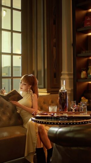 Fiona Xie Instagram - Where stories and spirits meet. Indulge in the Macallan M experience, a celebration of refinement within the iconic Writers Bar. 🖋️🥃

A masterpiece of Natural Colour, crafted with impeccable dedication to excellence and the finest natural ingredients.

#TheMacallan #TheMacallanMCollection @raffleswritersbar #WritersBar