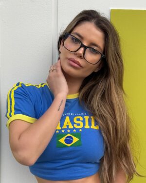 Flavia Laos Instagram - Me mandaron a usar lentes de medida again… ¿Me quedan bien? Opiniones 🤍