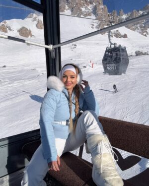 Flavia Laos Instagram - New fave place ⛷️❄️