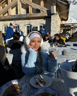 Flavia Laos Instagram - New fave place ⛷️❄️