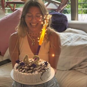 Florencia Bertotti Instagram - Mis cumples felices.
Gracias vida.
💛💫🙌🏻✨🎂☀️
