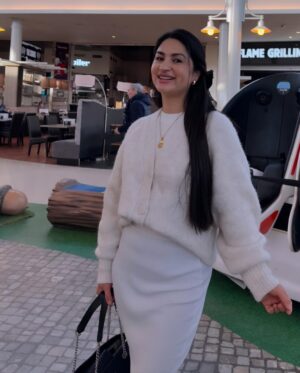 Garima Panta Instagram - तिमि मुस्कुराउनु ,संसार तिमिसङै मुस्कुराउँछ ...