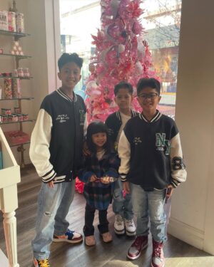 Gista Putri Instagram - Strolling around Palisades with trio A