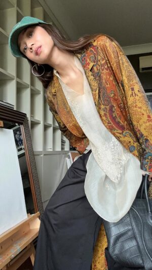 Gista Putri Instagram - Tiba-tiba pengen pakai baju-baju dan tas lama kecuali topinya pinjem dulu punya @sakinatama