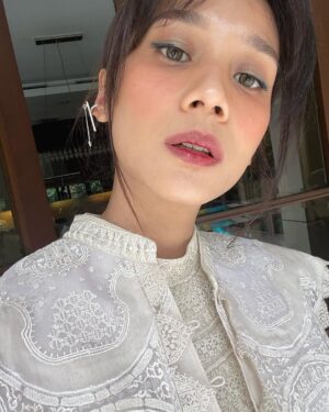 Gista Putri Instagram - @saptodjojokartiko Spring/Summer 2023 show #SAPTOJOSS23