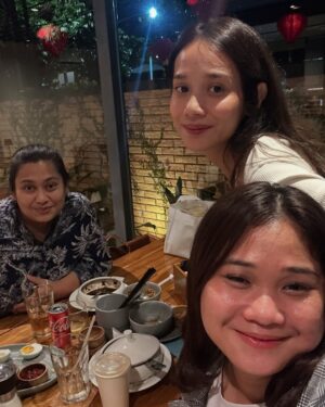 Gista Putri Instagram - Cheers to the weekend!✨