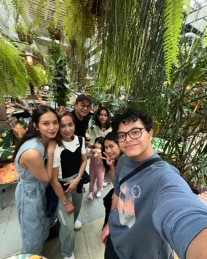 Gista Putri Instagram - Cheers to the weekend!✨