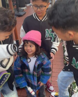 Gista Putri Instagram - Strolling around Palisades with trio A