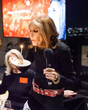 Gloria Steinem Instagram - I found my remarks from my 90th birthday gathering one year ago today — which was only possible due to the magic of my friend @darrenwalker! I’m celebrating at home this year, but still making good on the promise in my speech — my new goal is to reach 130!

Photo by Kisha Bari