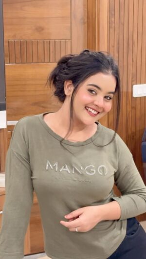 Gungun Gupta Instagram - Try krlo😂 kya pata🤷‍♀️🫣
.
.
.
#gungungupta