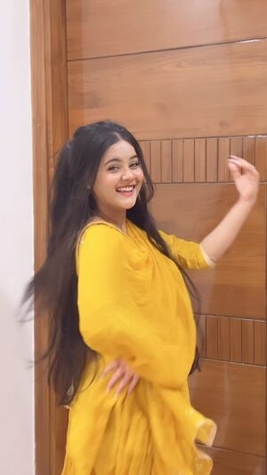 Gungun Gupta Instagram - Who heard this song in heeramandi movie? 
#gungungupta