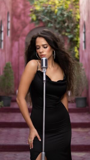 Hana Yousry Instagram - MABTETNSISH NOW OUT ON ALL PLATFORMS!!! ❤️ 

Written by @mostafanasser.official 
Composed by @taiamali_official 
Music Production by @mahermallakh 
Recording , mixing & mastering by @mahermallakh 

Stylist / Image Consultant: @mahaibrahimyousry 
Makeup by: @ayaabdelhamid 
Hair: @mahaibrahimyousry 

Directed by @nidalhani 
DOP: @aminesmail.at 

Management: @mahaibrahimyousry 

Sony Music Entertainment Middle East ©️