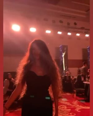 Hana Yousry Instagram - جايزة التميز و الابداع عن اغنية بنت ابويا من مهرجان الفضائيات العربية 

هيما حبيبي.. الجايزة دي بتاعتك.. بحبك اوي🤍

Thanks to my A team 

Stylist: @mahaibrahimyousry 
Dress: @ramaabdelghany 
Makeup: @mirnamagdymakeupartist