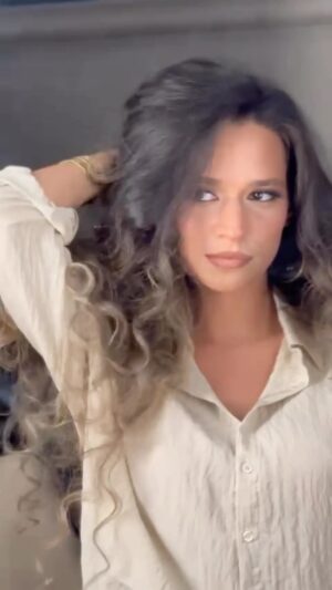 Hana Yousry Instagram - Honestly, no filter needed 😜
Makeup by my love @monagamalofficial 
Hair: @shady.helmy5 

Special thanks to @mahaibrahimyousry & @nidalhani