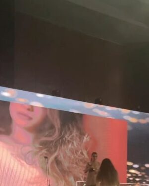 Hana Yousry Instagram - YOUR. BEST. YOUNG. SINGER. IS HERE EVERYONE!!!❤️‍🔥❤️‍🔥❤️‍🔥❤️‍🔥❤️‍🔥 افضل مطربة شابة من مهرجان @dearguestco بتصويت الجمهور 
Forever grateful & thankful ❤️❤️❤️

@boosy17 loooove you habebty❤️

A big big thanks to @temraza & her amazing team for that gorgeous dress ❤️‍🔥

A big big thanks to @mahaibrahimyousry for creating this gorgeous look ❤️‍🔥

Gorgeous dress by @temraza 
Image consultant: @mahaibrahimyousry 
Hair @mahaibrahimyousry