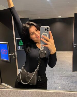 Hanane El Khader Instagram - Guess the destination ✈️✈️ #hananeelkhader