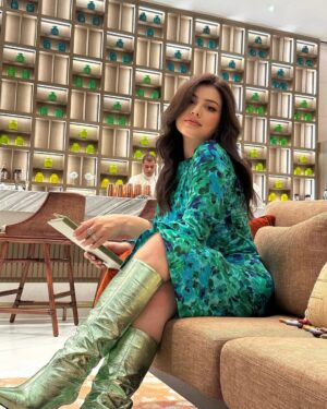 Hanane El Khader Instagram - Keep the Baby inside and the Lady outside 💚 #hananeelkhader