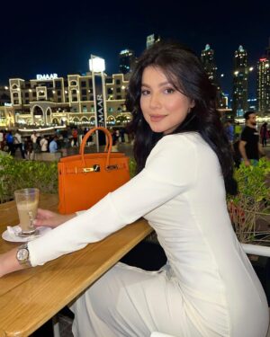 Hanane El Khader Instagram - عيش اللحظة 🤍 #hananeelkhader  #حنان_الخضر