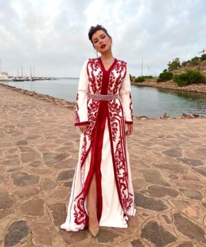 Hanane El Khader Instagram - Moroccan wedding🇲🇦🇲🇦 #hananeelkhader Moroccan dress: @fatim.filali.idrissi.official
