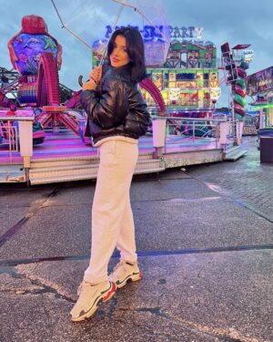 Hanane El Khader Instagram - I just like having fun 🎪 #enjoylife #hananeelkhader