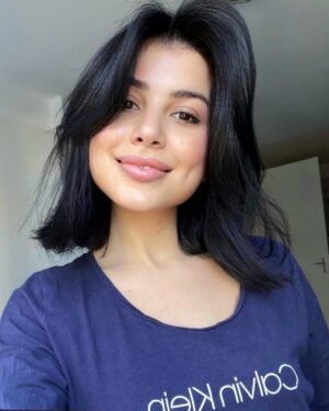 Hanane El Khader Instagram - Smile in the mirror. Do that every morning and you’ll start to see a big difference in your life. #hananeelkhader #believeinyourself