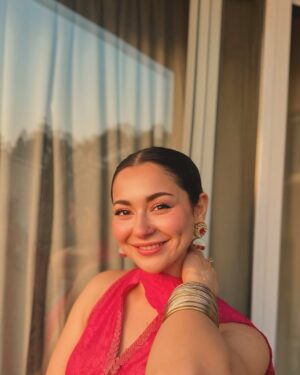 Hania Aamir Instagram - kyun?/!