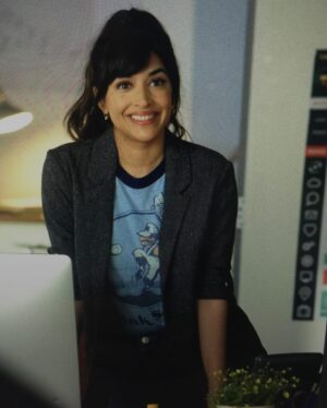 Hannah Simone Instagram - That time this Canadian British Greek Indian girl was The Greatest American Hero ⭐️ truly one of the best experiences of my life thanks to @msfruch @chrisg2100 #nahnatchkakhan and the whole TGAH ganggang ❤️