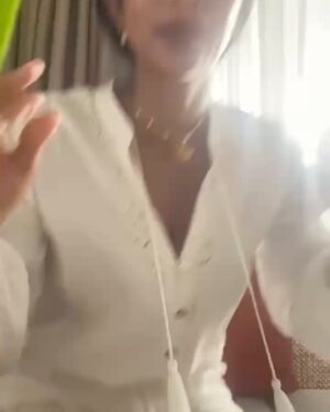 Happy Salma Instagram - Jadi ini salah satu kegiatan mereka. Anak-anak yang belum mendapatkan ijin memiliki atau bermain gawai oleh orang tuanya. ❤️🙏 

@themerusanur @balibeachsanur
