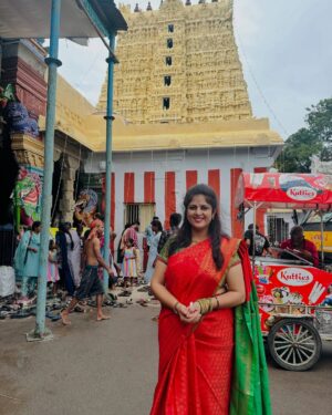 Hemalatha M Instagram - சுசீந்திரம் ❤️ தாணுமலையான் கோவில் #hemarakesh #travelwithhemarakesh #inspirewithhemarakesh #infowithhemarakesh
