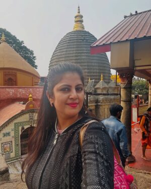Hemalatha M Instagram - காமாக்யா கோவில் , கவுகாத்தி, அஸ்ஸாம்😇 வழிபாட்டு அனுபவம் வித்தியாசமான அனுபவமாக இருந்தது. பின்னர் விரிவாக எழுதுகிறேன் 😊

#HemaRakesh #guwahatidiaries #assam #kamakhyatempleguwahati