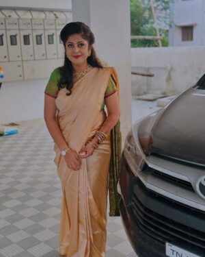 Hemalatha M Instagram - உங்கள் செய்கைகளை மற்றவர்கள் பிரதிபலிக்கலாம்.. 
ஆனால் உங்கள் எண்ணங்களையும் , ஆற்றலையும் பிரதிபலிக்க முடியாது❤️

நீங்கள் என்பது நீங்களும், உங்கள் தனித்தன்மை மட்டுமே❤️

#inspirewithhemarakesh #HemaRakesh #SoulfulVibes #hemarakeshanchor #hemarakeshinstareels