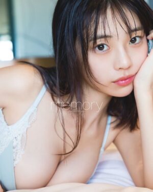 Hina Kikuchi Instagram - 3rd写真集「memory」今日発売しました！既に見てくださった皆さんもいらっしゃるかと思いますが、まだの方はぜひゲットしてください✨️
皆さんの記憶にそっと寄り添う、そんな1冊になりますように⌣̈⃝ ♡