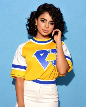 Hind Al Balushi Instagram - Writa a caption... ‏90s look 

يارب ابنائي وعائلتي ومن أحبه 
وملك قلبي 
 في ودائعك،
اللهم أرزقهم لُطف القدر
 وصحة الجسد
 وطيب الخاطر
 وعافية الدهر، 
اللهم أحفظهم بعينك التي لا تنام
‏ أمين #هند_البلوشي 
امانه شرايكم 😂عبوره كبرت 🤣