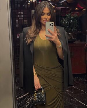 Huda ElEtrreby Instagram - 🤎🤎

@chatsbycdam 
@kamalhusseinmakeup
@body_hairdresser