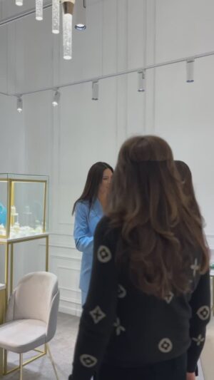 Ia Parulava Instagram - მე და ციცო სტუმრად @bioligems.ge bioligems.ge ში 🩷👑🧚