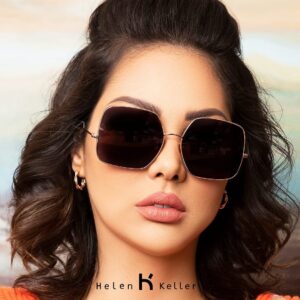 Ibtissam Tiskat Instagram - Be shiny with Helen Keller sunglasses 😎 

@helenkellermorocco 
@othmanbenhaddouch 
@souhasalehmua 
@sef_nour 
@soufiianeben