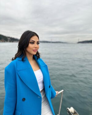 Ibtissam Tiskat Instagram - Nobody can make you happy until you’re happy with yourself first 💙 

#istanbul #ibtissamtiskat