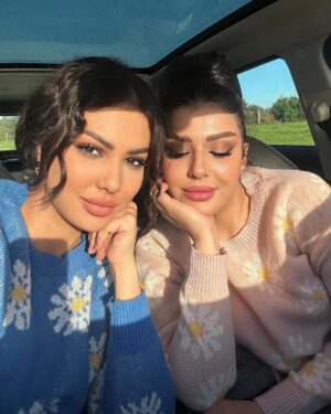 Ibtissam Tiskat Instagram - .يوم سعيد أرجوه لكم من رب عظيم خزائنه لا تنفذ ورحمته وسعت كل 🤍شيئ 
Happy women’s day 🤍
@redbenshop 

#ابتسام_تسكت #فاتنة_تسكت