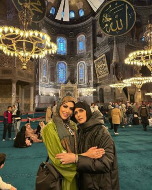 Ibtissam Tiskat Instagram - No matter what age .. 
I’ll always need you mom 💚 
 Machaalah allah y7emik 🫶🏼 

#sultanahmed #ayasofia #turkey #istanbul #purelove #mom #forever #ibtissamtiskat