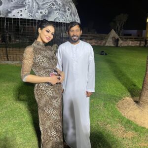 Ibtissam Tiskat Instagram - Wonderful experience 🤍 

@fatinatiskatofficiel 
 @albuqaish.jungle 
@humaidalbuqaish 

#ibtissamtiskat #animals #happy
