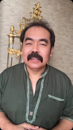 Inul Daratista Instagram - kumis ikutan ajah ih🤣 bikin GA 🤣💋
silahkan komen  tuh 
ada 40 Alqur’an besar .
Mukena 20 biji.
kamis lgsg diumumkan biar ga kelamaan puyeng  milihnya hahahaa ….
semoga beruntung !!! 
terus standby utk GA selanjutnya .