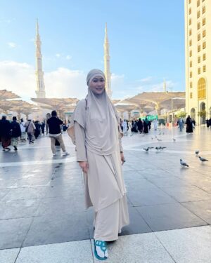 Inul Daratista Instagram - #masyaallahtabarakallah 💋
#alhamdulillah