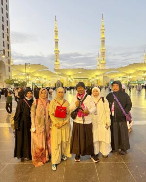 Inul Daratista Instagram - #masyaallahtabarakallah 💋
#alhamdulillah