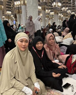 Inul Daratista Instagram - masyaa Allah tabarakallah ❤️😇💋
#madina 
#masjidnabawi