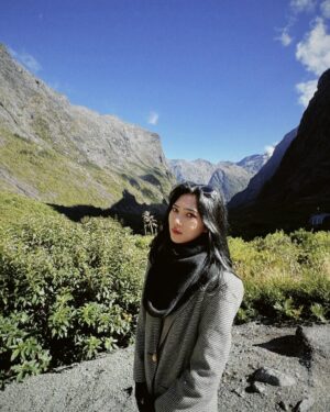 Isyana Sarasvati Instagram - Breathing in the Universe’s blessings 🤍