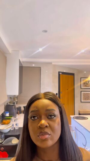 Jackie Appiah Instagram - Woke up craving fufu and light soup so that is what i did. You will be glad to hear i listened to you and made some tweaks to my style.

Let me know what you want to see me cook next

@ginotomatomix