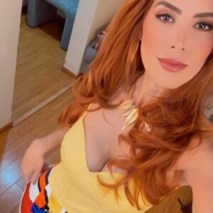 Jackie Sauza Instagram - Yo cuando llego a @televisa vs yo cuando ya me convierten en Lucrecia en @meatrevoaamarte ✨