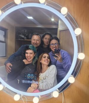 Jackie Sauza Instagram - AGRADECIDA CON DIOS Y LA VIDA POR PERMITIRME COMPARTIR CON TANTAS PERSONAS TAN LINDAS QUE LLENARON MI CORAZÓN CON RISAS, PLÁTICAS INCREÍBLES, ENSEÑANZAS Y COMPAÑÍA 🫶🏻 GRACIAS @productormejia Y @meatrevoaamarte POR PERMITIRME DIVERTIRME EN ESTE PROTECTO 🙌🏻🤩 ME LOS LLEVO EN EL ❤️