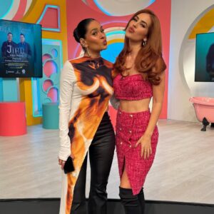 Jackie Sauza Instagram - Platicando un poco de #Lucrecia en @programahoy ✨  Agradecida por el espacio tan lindo y tan amena plática! @galileamontijo @arathdelatorre 🙌🏻